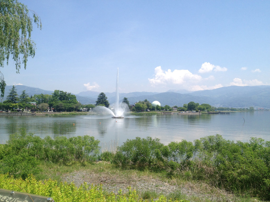 Suwa City Lake walk