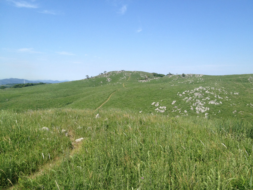 Walk on Japans largest karst!