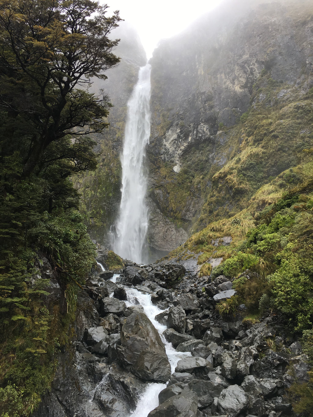 Devils Punchbowl Falls